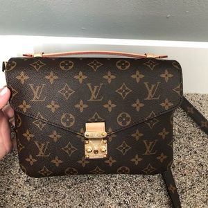Louis Vuitton Pochette Metis